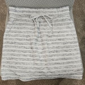 LOFT Textured Gray and White Skirt
